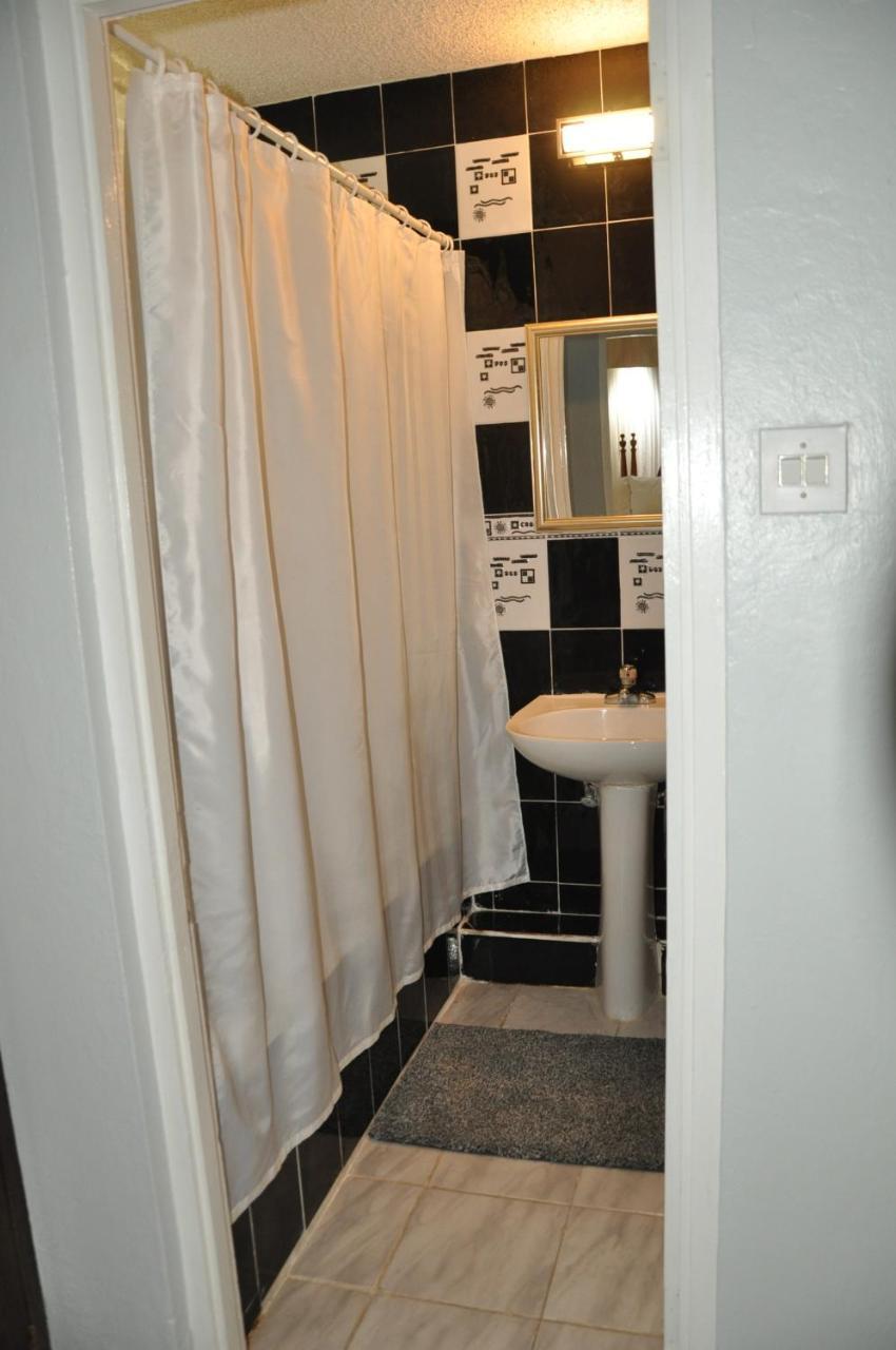 Beach Penthouse A25 Sandcastles Ocho Rios Exteriör bild